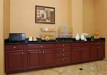 Hotel Comfort Suites