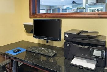 Hotel Comfort Inn Near Grand Central Mall
