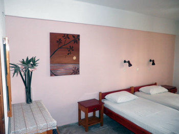 George's Studios & Apartments