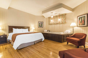 Hotel Quality Inn & Suites Downtown