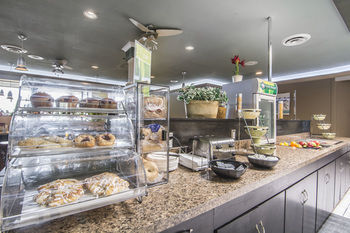 Hotel Quality Inn & Suites