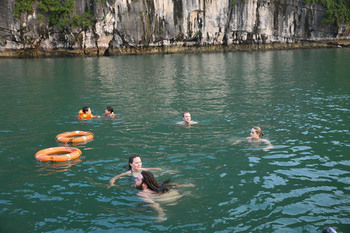 Rosa Cruise Halong
