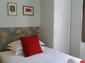 Hotel Coward�s Guest House