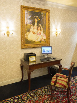 Bristol Hotel, Boutique Collection