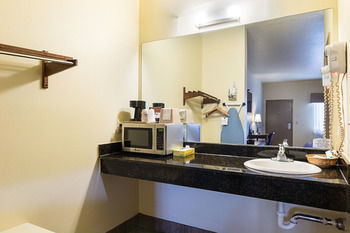 Hotel Lone Star Inn & Suites
