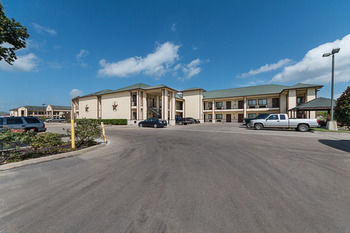 Hotel Lone Star Inn & Suites