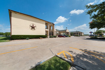 Hotel Lone Star Inn & Suites