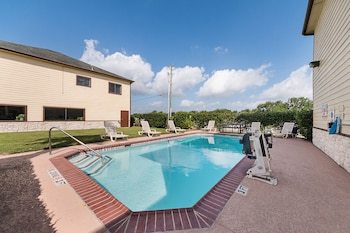 Hotel Lone Star Inn & Suites