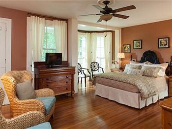 Bed & Breakfast Landmark Inn