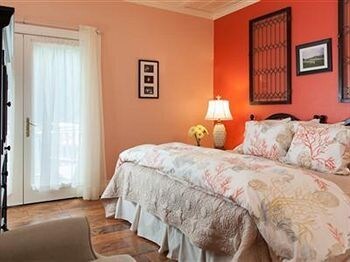 Bed & Breakfast Landmark Inn