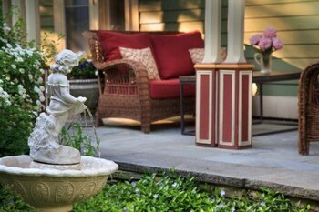 Bed & Breakfast Landmark Inn