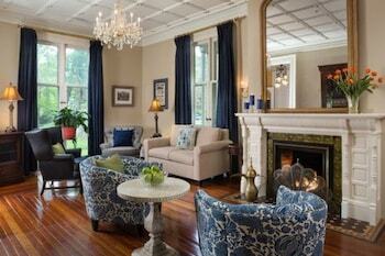 Bed & Breakfast Landmark Inn