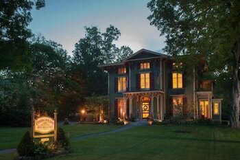 Bed & Breakfast Landmark Inn