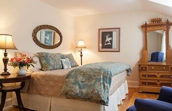 Bed & Breakfast Landmark Inn