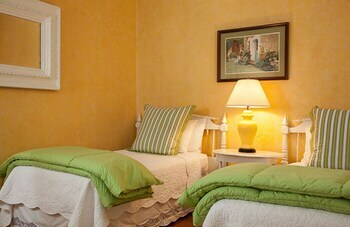 Bed & Breakfast Landmark Inn