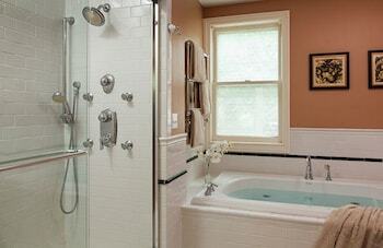 Bed & Breakfast Landmark Inn