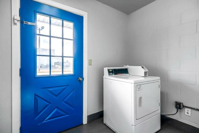 Motel Rodeway Inn & Suites