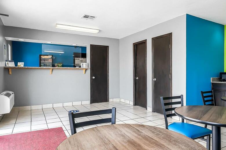 Motel Rodeway Inn & Suites