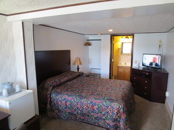 Lake 'n Pines Motel