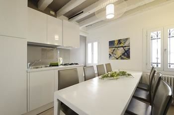 Supreme Venice Apartments