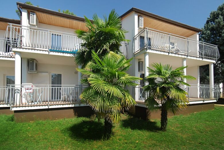 Aparthotel Ai Pini Medulin Resort