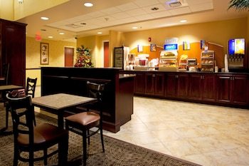 Holiday Inn Express Hotel And Suites Chaffee
