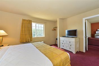 Hotel Lexington Inn & Suites
