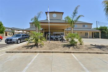 Hotel Lexington Inn & Suites
