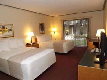 Village Green Hotel