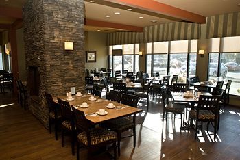 Village Green Hotel