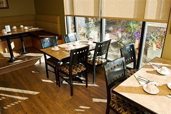 Village Green Hotel
