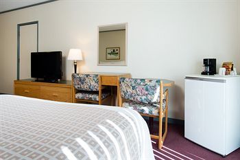 Village Green Hotel