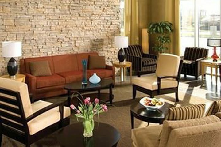 Hotel Cambria Suites