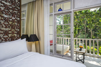 Hotel Segara Village