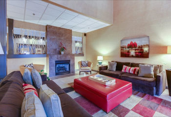 Hotel Brentwood Suites
