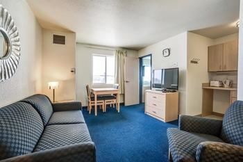 Motel 6 Red Deer