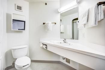 Motel 6 Red Deer