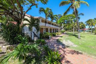 Hotel Pineapple Beach Club