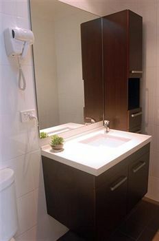 Hotel Checkers Resort & Conference Centre