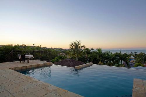 Hotel At Water's Edge Resort