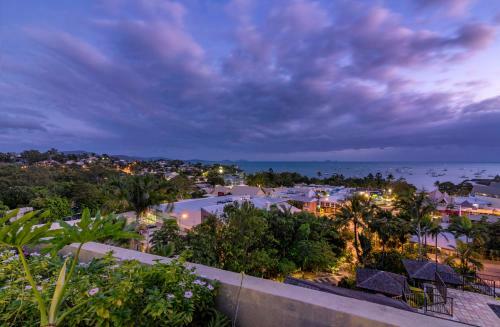 Hotel At Water's Edge Resort
