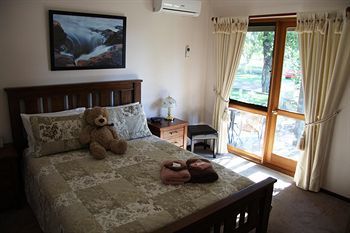 Hotel Coranda Lodge Bed & Breakfast