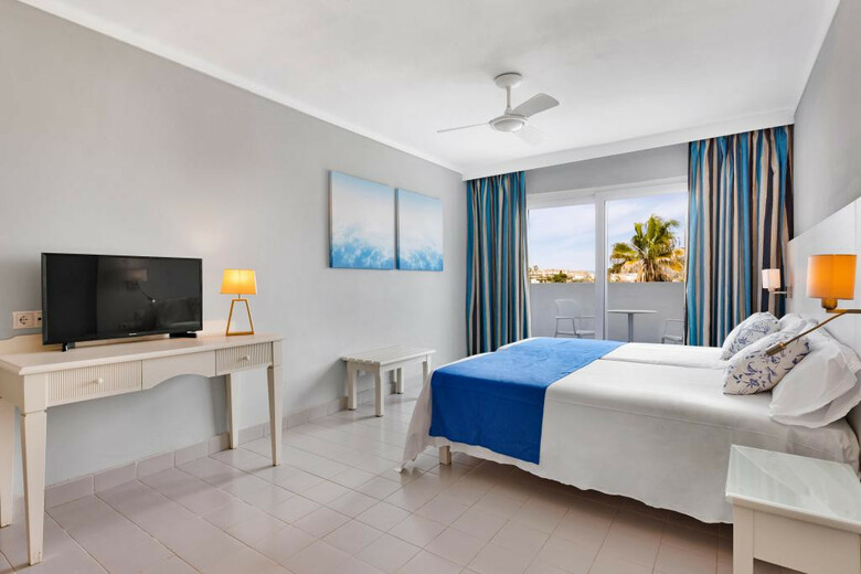 Hotel Flipflop Cala Mandia