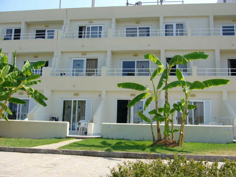 Hotel Flipflop Cala Mandia