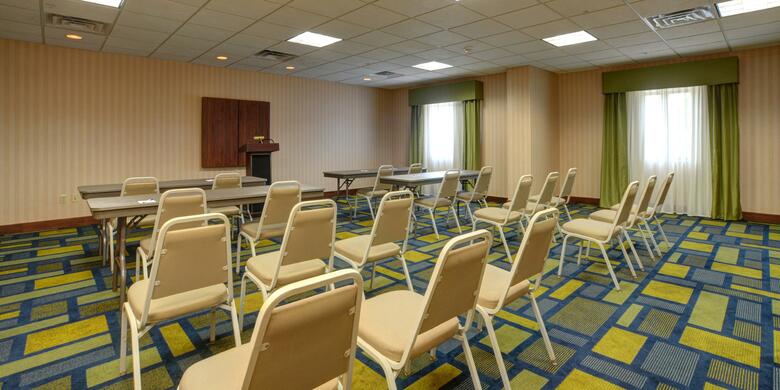 Hotel Holiday Inn Express And Ste Midwest City