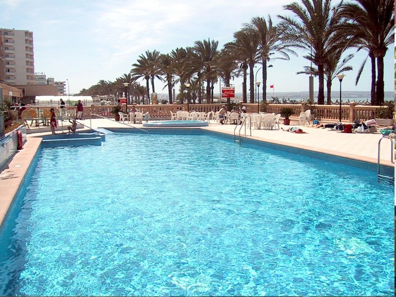 Apartamentos Pil-lari Playa