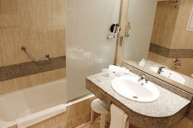 Hotel Pure Salt Garonda