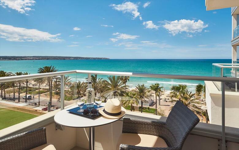 Hotel Pure Salt Garonda