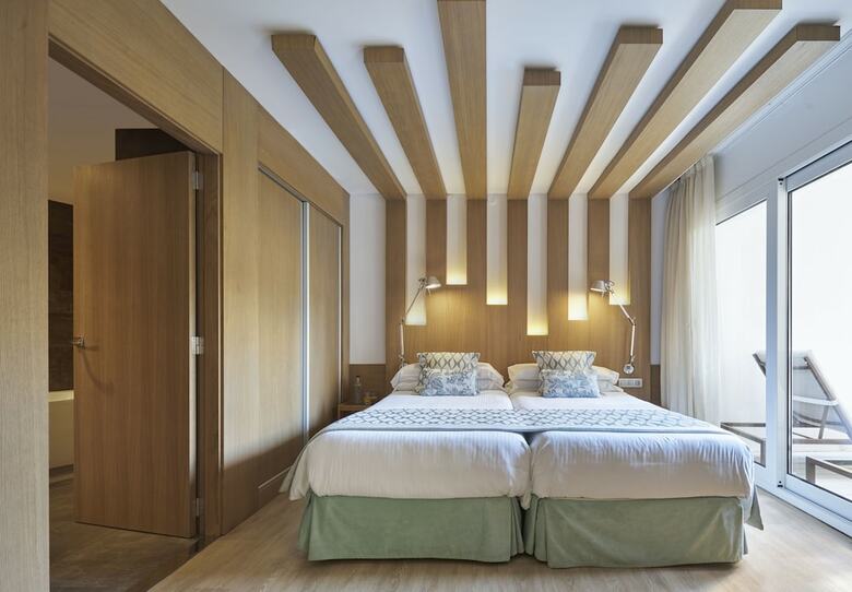 Hotel Pure Salt Garonda