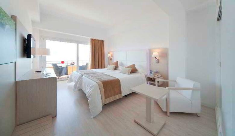 Hotel Pure Salt Garonda